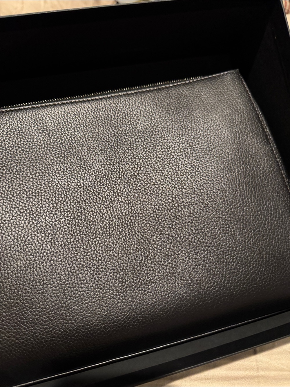CHANEL women Black Leather Pouch with Gold CC Emblem - Picture 12 of 16